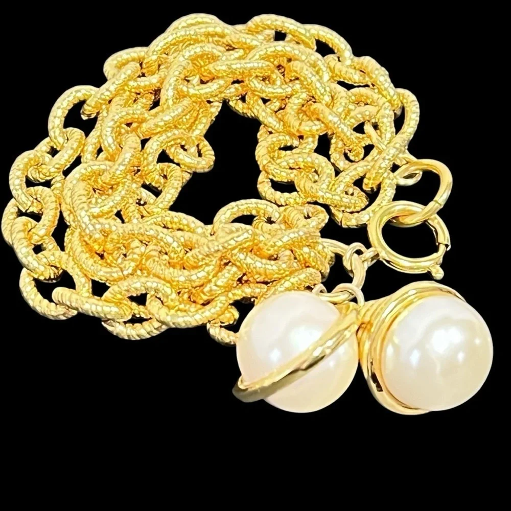 VINTAGE Gold-tone Chunky Chains Faux Pearls Elegant Dangle Bracelet